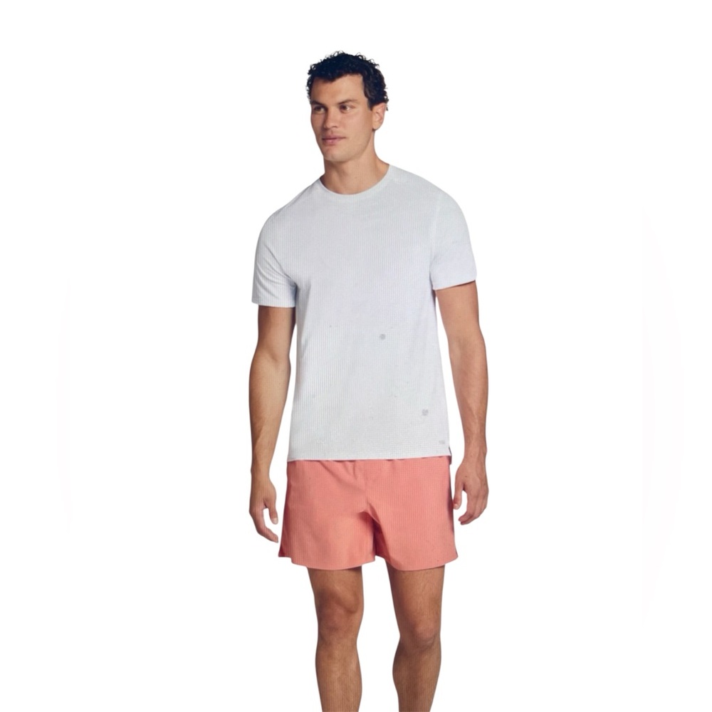 DSG Shorts Men's 6” Pink Ray woven with Mesh lining. SPF50+ Size XL.